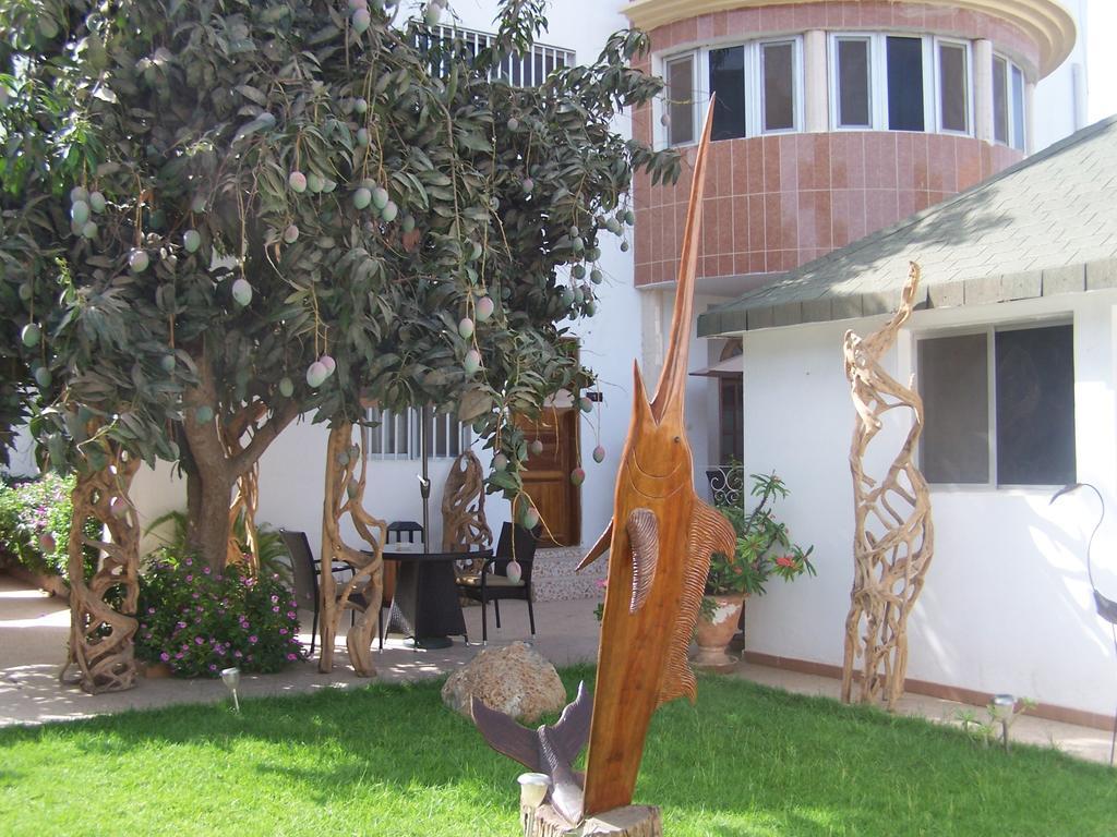 דקר Villa Mermoz מראה חיצוני תמונה