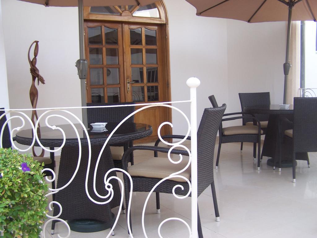 דקר Villa Mermoz מראה חיצוני תמונה